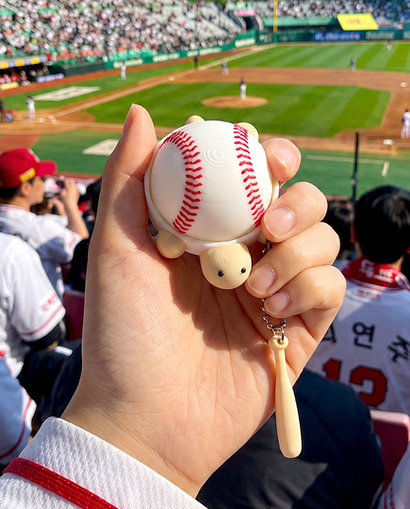 승리를! (딸깍)<br>위하여! (딸깍)