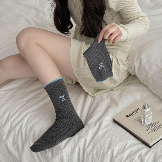 예쁜 리본 배색 골지 중목 여성 양말