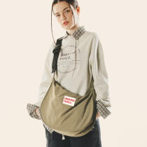 halfmoon cross bag_khaki beige