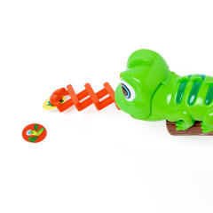 곤충잡는 카멜레온 