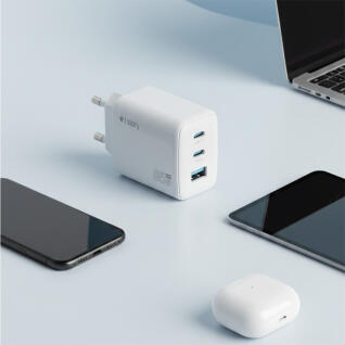 아이스토리 65W 3포트 멀티PD 충전기 [IST-KYT83065W]