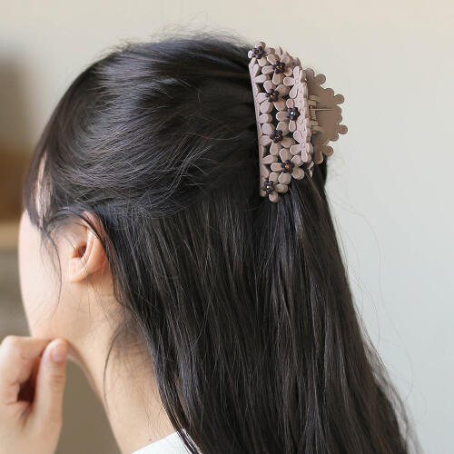 아트박스/위드마켓 [엔젤슈슈] 데이지 플라워 큐빅 집게핀(베이지)