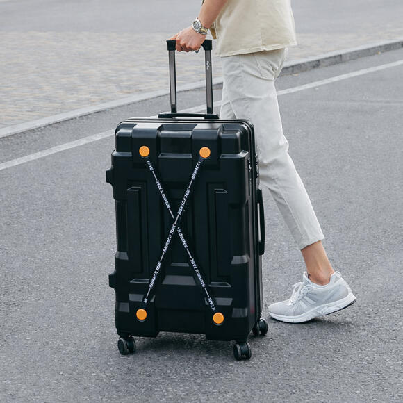 탱크 캐리어 20인치 블랙