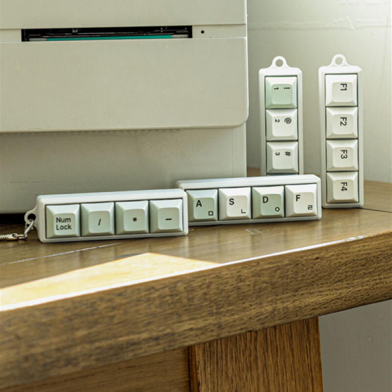 TR 레트로 네모 키보드 키캡 키링