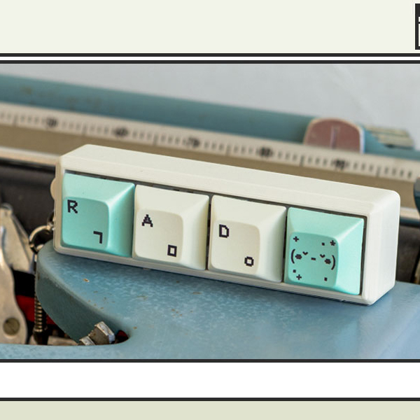 TR 레트로 네모 키보드 키캡 키링 0005